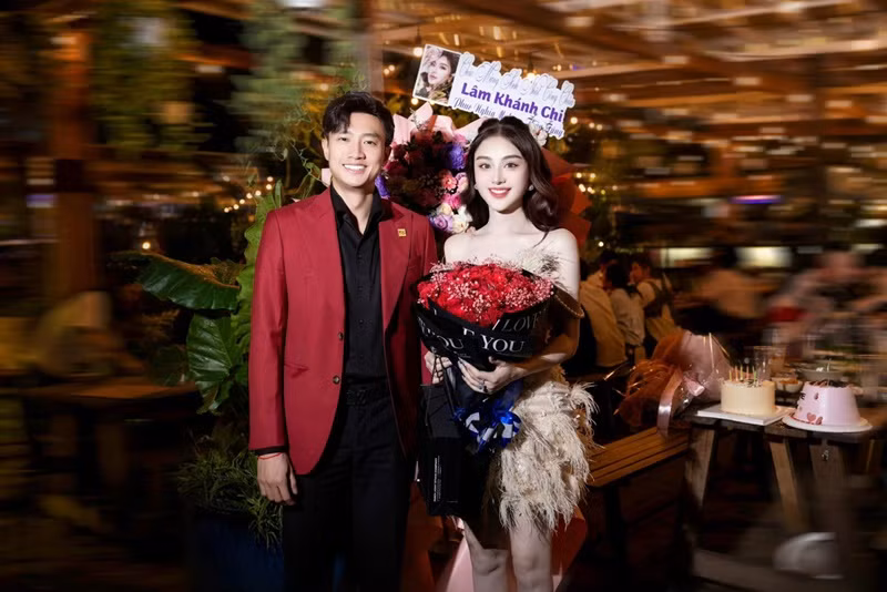 Quốc Trường chưa từng công khai bất gì cô gái nào mà anh hẹn hò. Trong cuộc phỏng vấn trên Vietnamnet năm 2019, nam diễn viên phim Về nhà đi con tiết lộ, anh đã trải qua 4 mối tình và chuyện tình nào cũng tiếc nuối. Cuối năm 2024, Quốc Trường cho biết, anh vẫn chưa tìm được nửa kia.