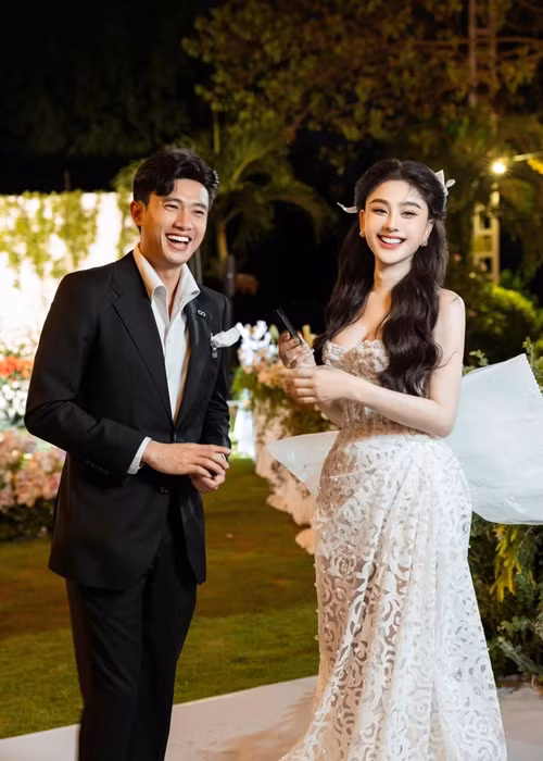 Lâm Khánh Chi và Quốc Trường vui vẻ tương tác mỗi lần hội ngộ.