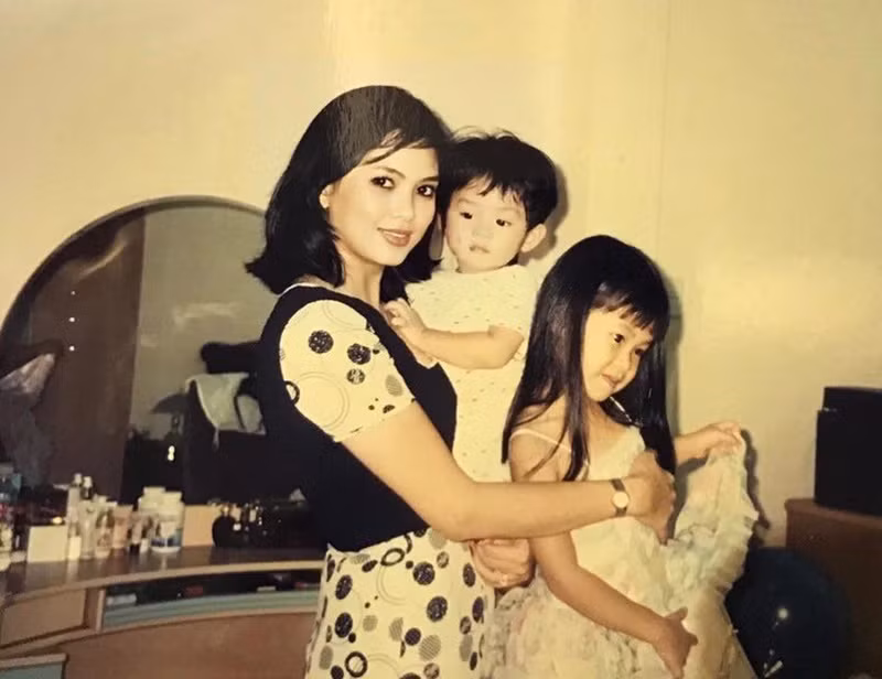 Nữ diễn viên phim Vị đắng tình yêu có hai người con: Tiên Nguyễn và Hiếu Nguyễn. Ảnh: Phụ Nữ Việt Nam.