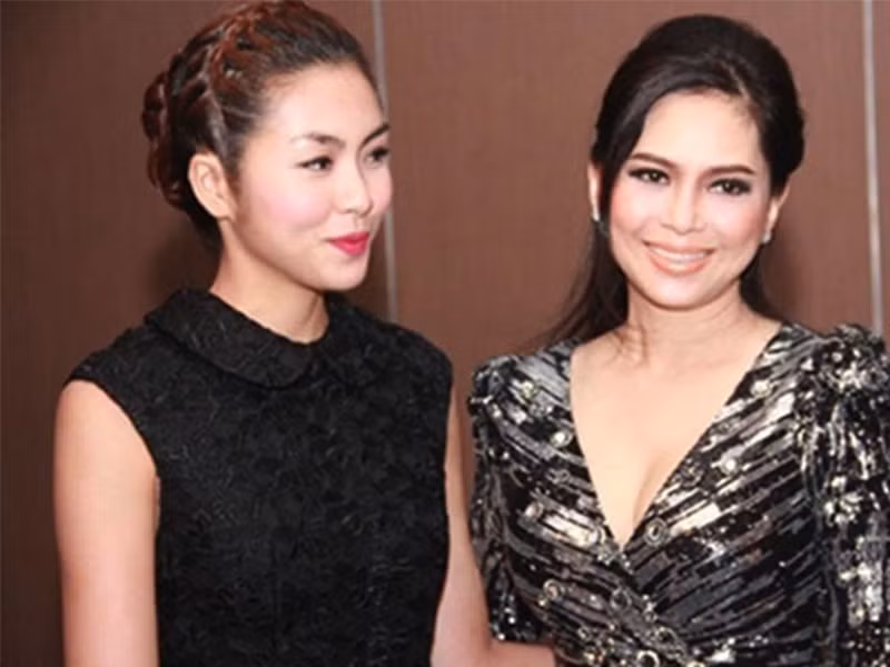 Doanh nhân Thủy Tiên gây chú ý khi xuất hiện bên Tăng Thanh Hà. Ảnh: Phụ Nữ Việt Nam.