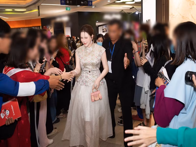 Dịp Valentine 2025, nữ diễn viên chia sẻ: "Mình công khai luôn là mình có bồ từ 10 năm trước, còn giờ chưa có nha".