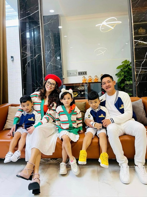 Tổ ấm của nam diễn viên rất viên mãn. Hải Băng và Thành Đạt hiện tại có 3 con chung: 2 trai, 1 gái. Ảnh: FB Hải Băng.