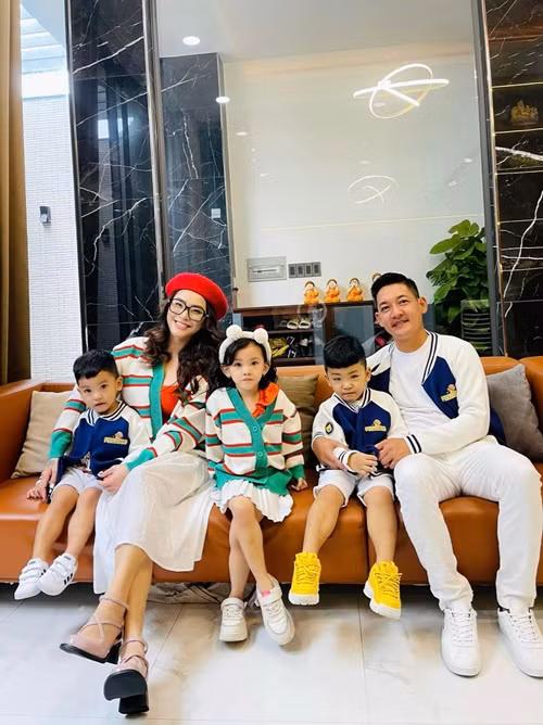 Tổ ấm của nam diễn viên rất viên mãn. Hải Băng và Thành Đạt hiện tại có 3 con chung: 2 trai, 1 gái. Ảnh: FB Hải Băng.