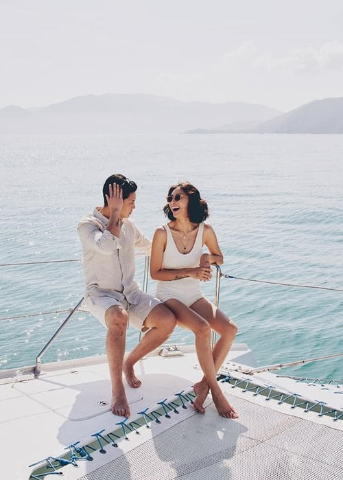 Đôi vợ chồng son thường xuyên đi du lịch để xả stress.