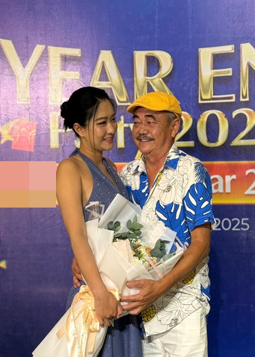 Hình ảnh nghệ sĩ Việt Anh và Chân Chân tình tứ gây chú ý. Ảnh: FB Chân Chân.