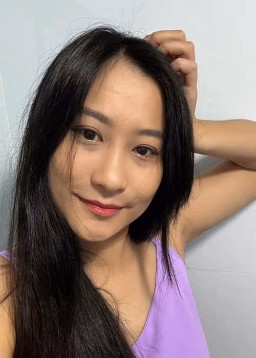 Ngoài là diễn viên, Chân Chân làm quản lý cho nghệ sĩ Việt Anh đồng thời kinh doanh online. Ảnh: FB Chân Chân.