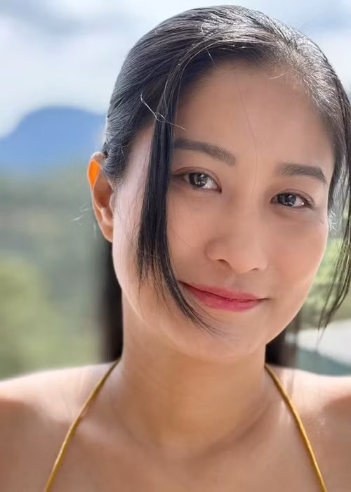 Nghệ sĩ Việt Anh khen ngợi Chân Chân sở hữu gương mặt ưa nhìn, vóc dáng cao ráo. Ảnh: FB Chân Chân.