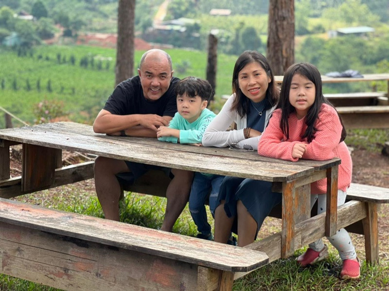 Ở nhà, Mai Liên là người đảm đang, nấu ăn ngon, chăm sóc chồng con chu đáo. Ảnh: FB Quốc Thuận.