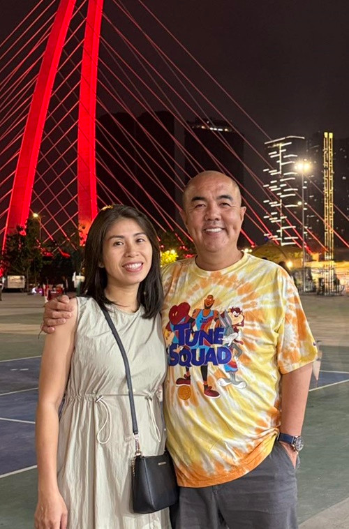 "Cô ấy cũng sinh cho tôi những đứa con và chắc chắn sẽ là người khóc nhiều nhất khi tôi nằm xuống", Quốc Thuận nói. Ảnh: FB Quốc Thuận.