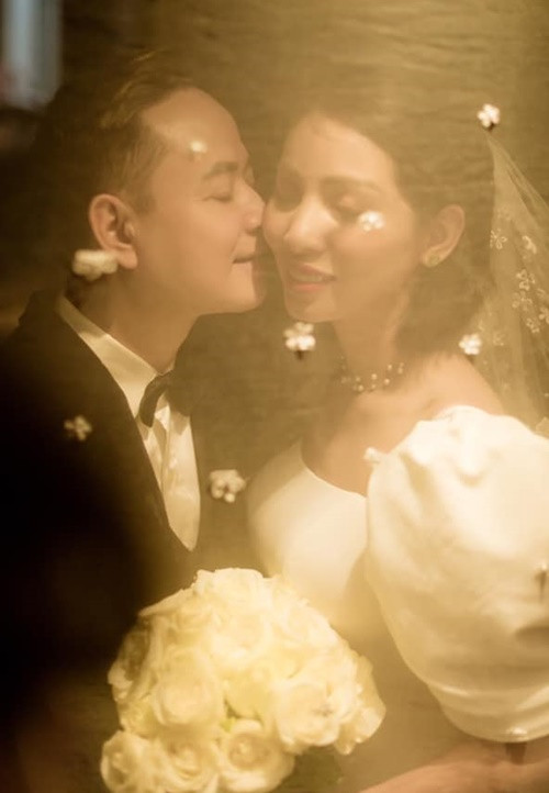 Tùng Dương chia sẻ trên Dân Việt, anh quen Mai Huế trong một sự kiện và có thiện cảm ngay khi gặp gỡ.