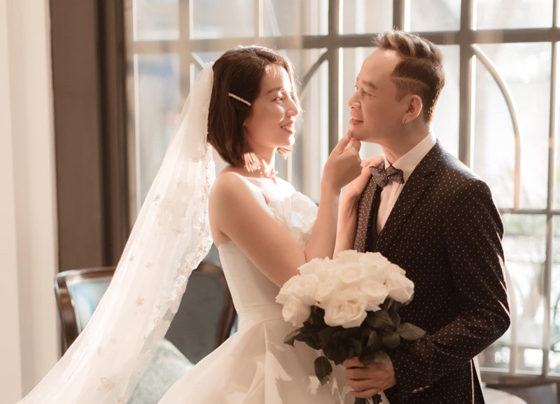 Tháng 3/2023, diễn viên Tùng Dương kết hôn lần thứ 4. Nửa kia của nam diễn viên tên Mai Huế, từng qua một lần đò và không hoạt động nghệ thuật.