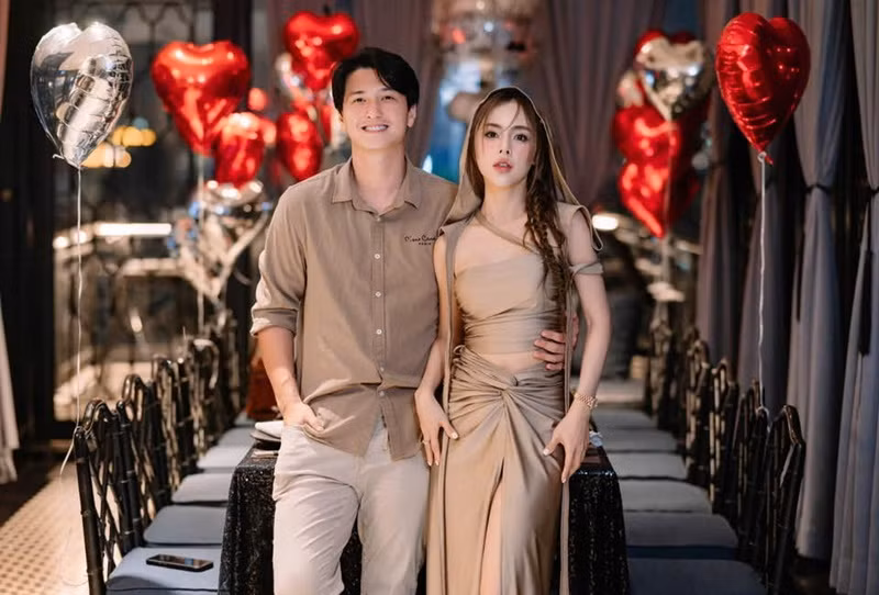 Đến đầu năm 2025, đến lượt Bạch Lan Phương khẳng định hôn nhân vẫn hạnh phúc.