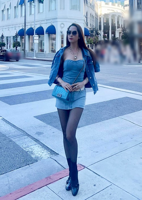 Trong một bài phỏng vấn với Vietnamnet năm 2021, Minh Thư tâm sự: "Ở Mỹ đàn ông thành đạt nhiều, phụ nữ lại được cưng chiều nhưng tôi vẫn cô đơn suốt nhiều năm qua có lẽ do khó tính chăng? Nói thật, tuổi tôi bây giờ, cái nhìn khác với lúc trẻ nhiều lắm…".