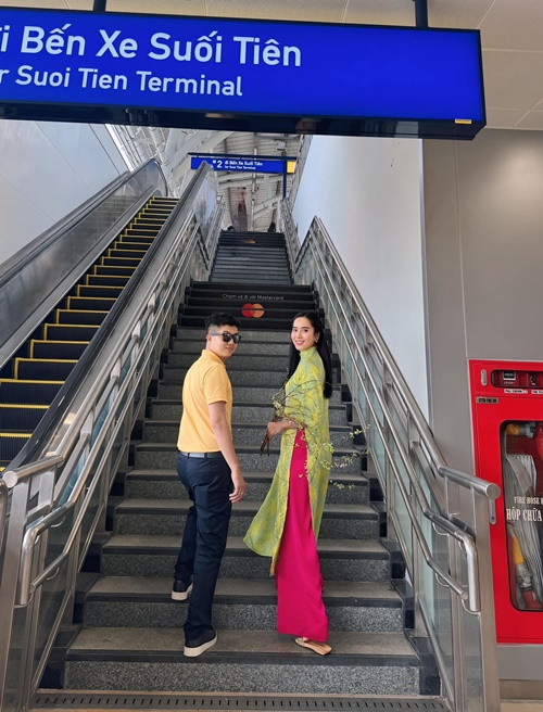 Bửu Lộc và Bella Mai ngày càng dính như sam, không ngại xuất hiện bên nhau. Ảnh: FB Bella Mai.