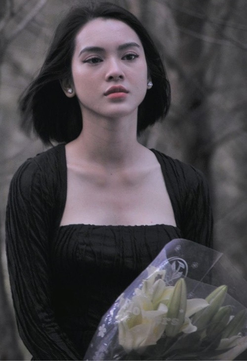 Chia sẻ trên Đại Đoàn Kết, Quỳnh Lương thừa nhận, bản thân không phù hợp với giọng nói miền Nam. "May quá mình sinh ra ở Bắc, chứ nếu sinh ở miền Nam thì giọng Sài Gòn sẽ ra sao đây? Quả thật khi xem lại, Quỳnh Lương rất mắc cười, cứ ngỡ là ai đó không phải mình”, Quỳnh Lương bày tỏ. Ảnh: Phụ Nữ Việt Nam.