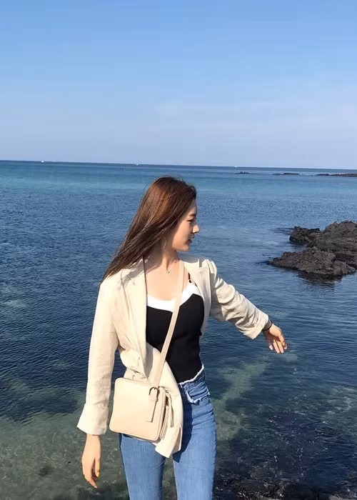 3 năm trước, sau ồn ào say xỉn, lái xe đâm vào trạm biến áp rồi bỏ chạy, người đẹp ở ẩn. Ảnh: Instagram Kim Sae Ron.