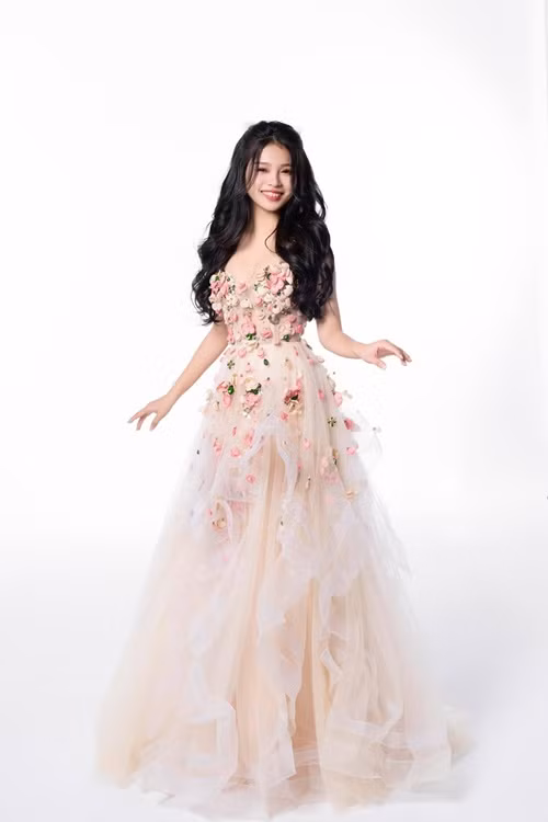 Tuyết Nhung từng tham gia Giọng hát Việt 2013 nhưng sớm bị loại. Ảnh: FB Tuyết Nhung.