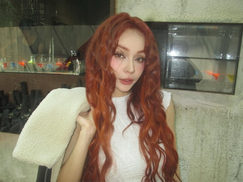 Mùa Valentine năm nay, ca sĩ Mlee bất ngờ xác nhận chuyện tình kéo dài 7 năm tan vỡ. Ảnh: FB Mlee.