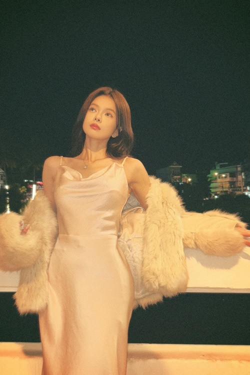 Yên Đan chia sẻ, cô luôn tin vào tình yêu dù có tan vỡ thêm nhiều lần. Ảnh: FB Yên Đan.