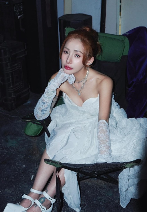 Du Uyên vừa cập nhật hình ảnh bản thân đồng thời viết: “Thời gian sẽ trả lời cho tất cả sự chịu đựng oan uổng của em bấy lâu nay! Em xứng đáng hơn thế”. Ảnh: FB Du Uyên.