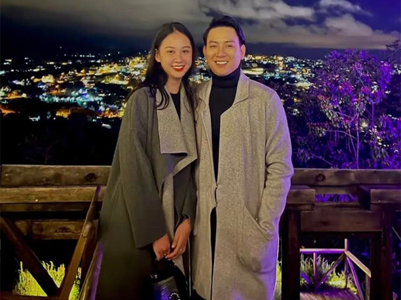 Kim Ngân đồng hành cùng Hoài Lâm sau khi nam ca sĩ ly hôn. Ảnh: Arttimes.