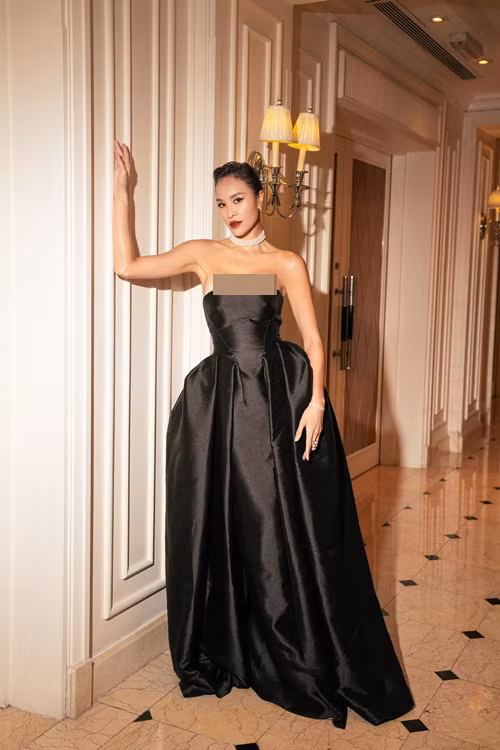 Khi dự sự kiện, nữ MC chuộng váy áo tôn vòng một căng đầy.