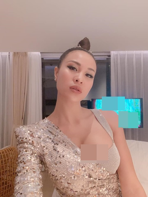 Nữ MC thăng hạng nhan sắc, phong cách thời trang sau khi kết hôn.