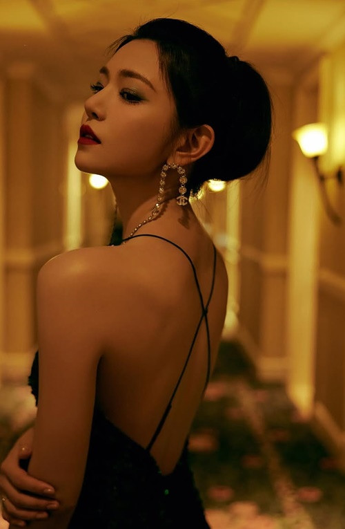 Nhan sắc của Trần Nghiên Hy thăng hạng sau khi cô làm mẹ. Ảnh: Instagram Trần Nghiên Hy.