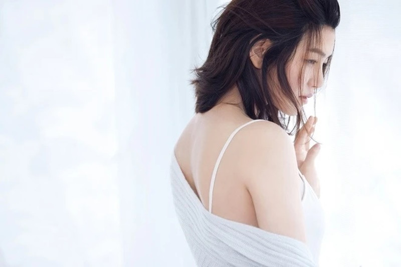 Trần Nghiên Hy được nhiều người khen ngợi nhan sắc trẻ trung. Ảnh: Sina.