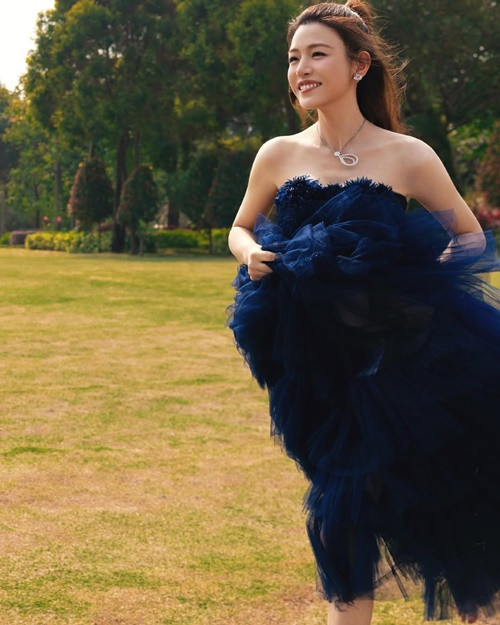 Nữ diễn viên dễ tăng cân bởi vậy, cô thường xuyên tập luyện để giữ dáng. Vào năm 2024, Trần Nghiên Hy hoàn thoàn lời hứa giảm 10 kg để có số cân nặng 44 kg. Ảnh: Instagram Trần Nghiên Hy.