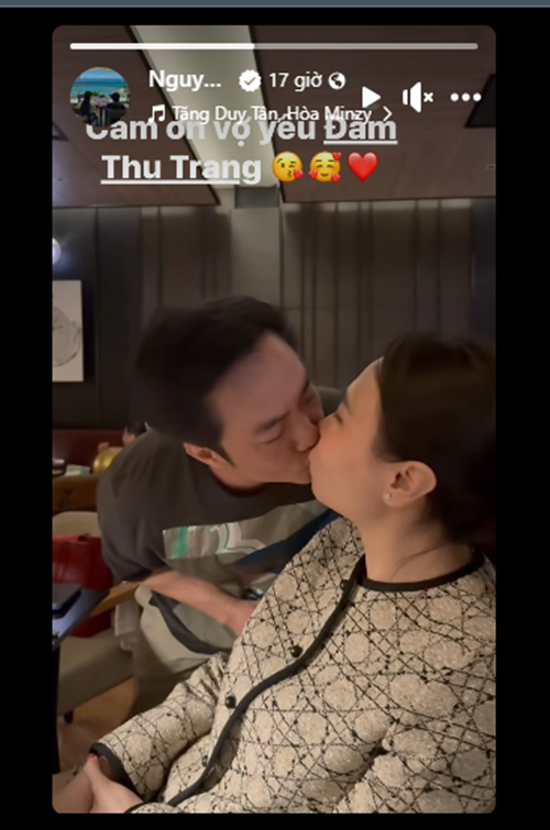 Cường Đô la hôn Đàm Thu Trang và cảm ơn vợ vì món quà sinh nhật. Ảnh: FB Đàm Thu Trang.