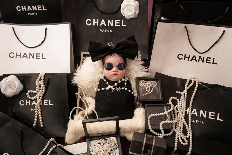 Nhật Kim Anh vẫn giữ kín danh tính bố của con gái. Nữ diễn viên khẳng định, cô vẫn chưa kết hôn lần 2.