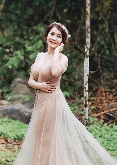 Vợ Cao Minh Đạt tên Thanh Trúc kém nam diễn viên 8 tuổi và không hoạt động nghệ thuật.