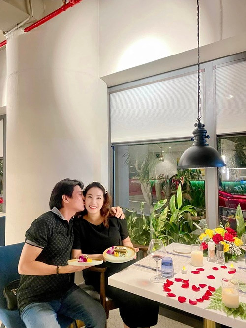 Thanh Trúc hết lòng chăm lo đến sự nghiệp diễn xuất của Cao Minh Đạt khi thường xuyên chia sẻ các dự án phim ảnh của chồng trên trang cá nhân.