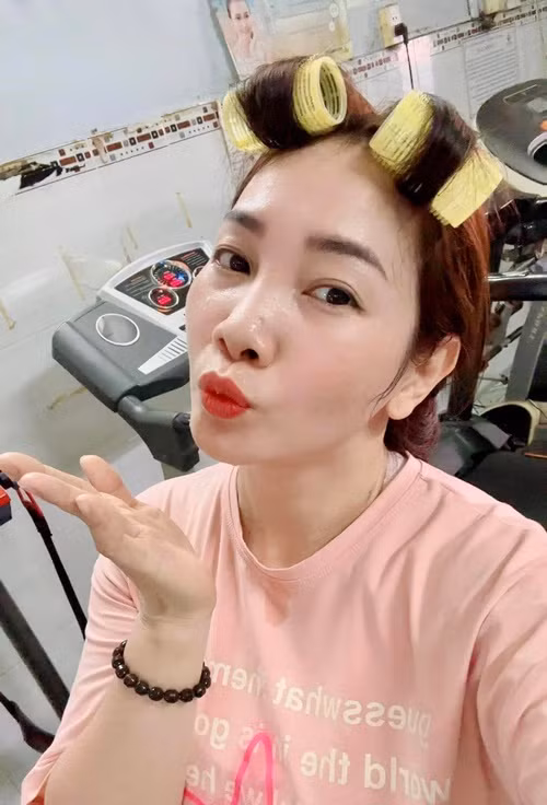 Mới đây, vợ chồng Cao Minh Đạt thăm khám tại một bệnh viện để tiến hành làm IVF (phương pháp thụ tinh trong ống nghiệm). Thanh Trúc cho biết, cô miệt mài tập thể dục để có sức khoẻ thật tốt cho việc có con.