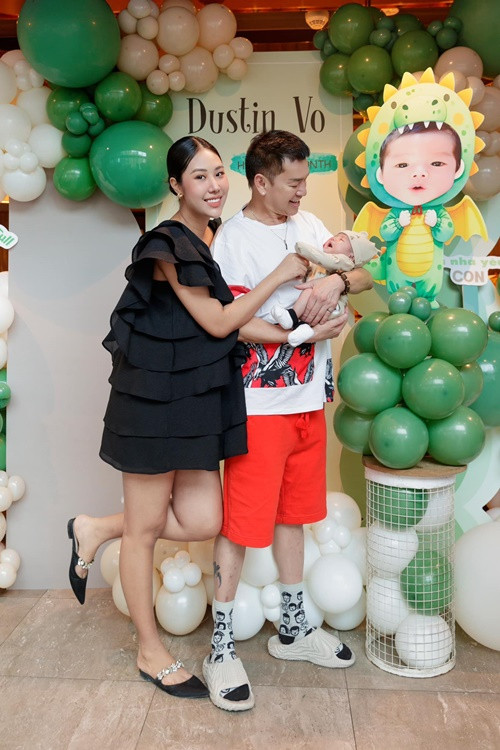 Quang Minh và Tăng Khánh Chi bí mật hẹn hò. Cho đến khi con trai chung chào đời vào tháng 11/2024, cả hai mới công khai chuyện tình cảm.