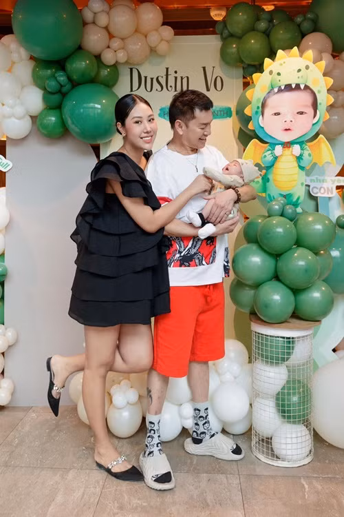 Quang Minh và Tăng Khánh Chi bí mật hẹn hò. Cho đến khi con trai chung chào đời vào tháng 11/2024, cả hai mới công khai chuyện tình cảm.