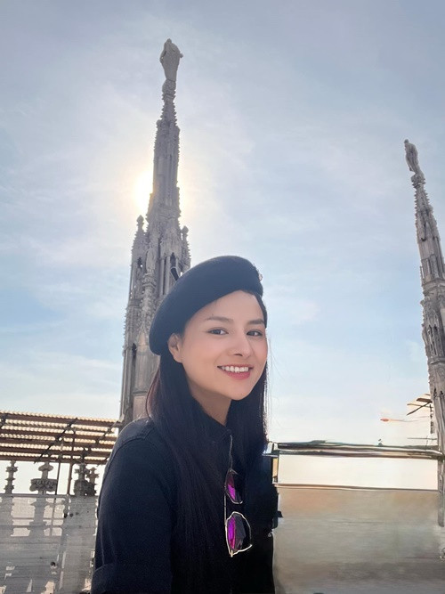 Trên trang cá nhân, siêu mẫu Vũ Thu Phương vừa khoe loạt ảnh xinh tươi ở Milan (Italy).