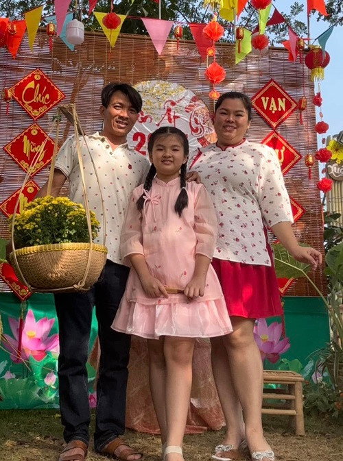 Tuyền Mập khoe ảnh hạnh phúc bên chồng con dịp Tết Nguyên đán vừa qua. Ảnh: FB Tuyền Mập.