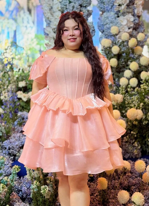 Trong cuộc phỏng vấn với Dân Việt, diễn viên Tuyền Mập cho biết, yêu ai, cô cũng được nửa kia săn đón. “Có lần, tôi đi uống cà phê cùng bạn, người yêu ngồi đợi quán kế bên để chở tôi về”, cô kể về mối tình đầu. Ảnh: FB Tuyền Mập.