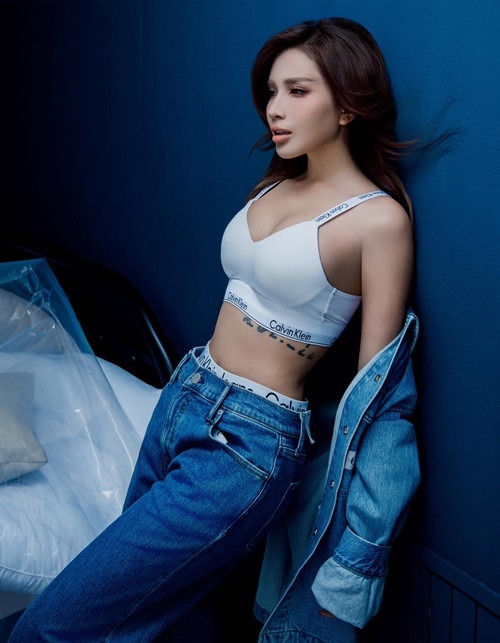 Theo diễn viên Khả Như, sự quyến rũ thực sự của một người phụ nữ còn phải đến từ ánh nhìn, thần thái và cả nội tâm bên trong. Ảnh: FB Khả Như.