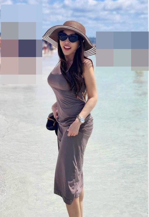 Vào dịp Tết Nguyên đán 2025 và Valentine vừa qua, cô hiếm hoi đăng tải hình ảnh bên bạn trai ngoại quốc. Ảnh: FB Phương Trang.