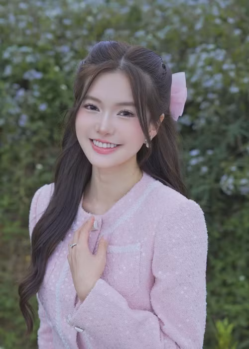 Nữ diễn viên phim Đi giữa trời rực rỡ nhận ra mỗi người phải nhường nhịn một chút, hiểu cho nhau, bảo vệ nhau thì mối quan hệ mới lâu bền. Ảnh: FB Yên Đan.