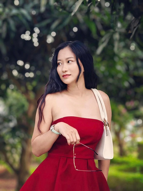 Nhiều cư dân mạng dành lời khen ngợi cho nhan sắc trẻ trung, quyến rũ của Chân Chân. Ảnh: FB Chân Chân.