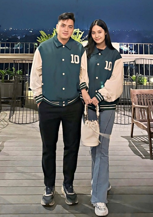 Bạn trai Nông Thúy Hằng điển trai, cao ráo. Chia sẻ trên Vietnamnet, Nông Thúy Hằng cho biết, cả hai quen nhau từ chuyến đi thiện nguyện ở tỉnh Hà Giang. Cả hai đã ra mắt gia đình hai bên, đang lên kế hoạch tiến tới hôn nhân. Ảnh: Dân Việt.