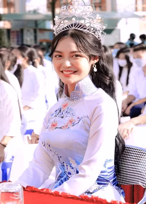 Người đẹp sinh năm 1999 từng đoạt vương miện Hoa hậu các Dân tộc Việt Nam 2022, giành danh hiệu Á hậu 2 Miss Friendship International 2023. Ảnh: FB Nông Thúy Hằng.