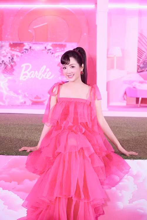 Nhan sắc của Hoa hậu Đền Hùng 1992 được người hâm mộ khen đẹp tựa búp bê. Ảnh: FB Giáng My.