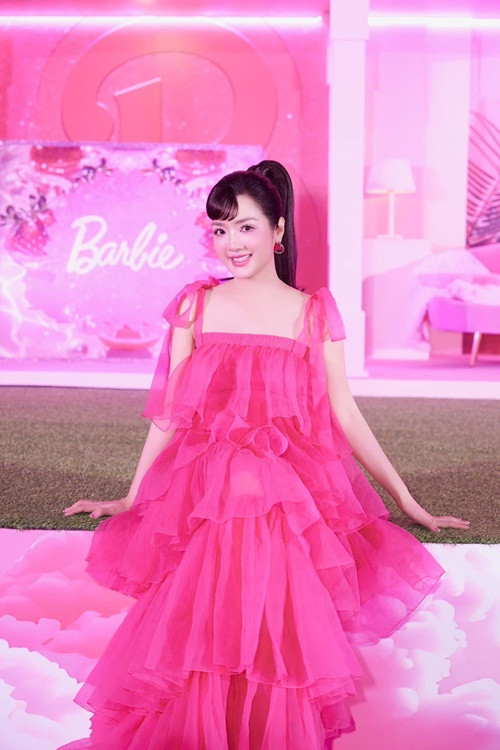 Nhan sắc của Hoa hậu Đền Hùng 1992 được người hâm mộ khen đẹp tựa búp bê. Ảnh: FB Giáng My.