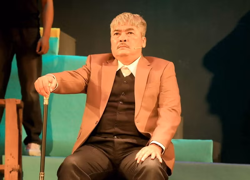 Mới nhất, đạo diễn Lê Quốc Nam viết trên trang cá nhân: “Vì thương con bé và một lời khuyên của một người em mà tôi cũng rất thương nên tôi sẽ chuyển status ở chế độ cá nhân trong 3 ngày để chờ sự công bằng". Ảnh: FB Lê Quốc Nam.