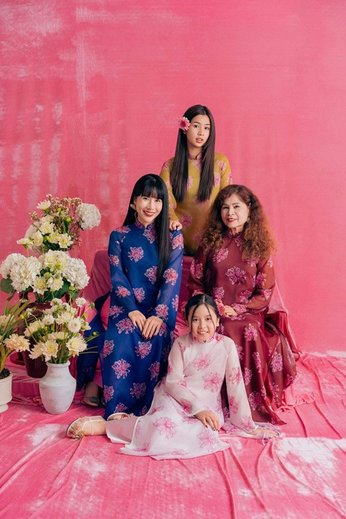 Nữ ca sĩ cảm thấy an yên với cuộc sống hiện tại.